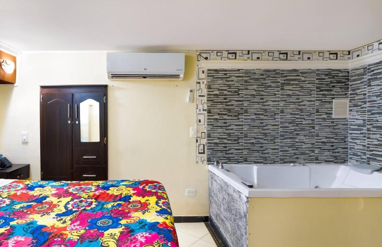 Apartamentos En El Poblado Medellín Exteriör bild